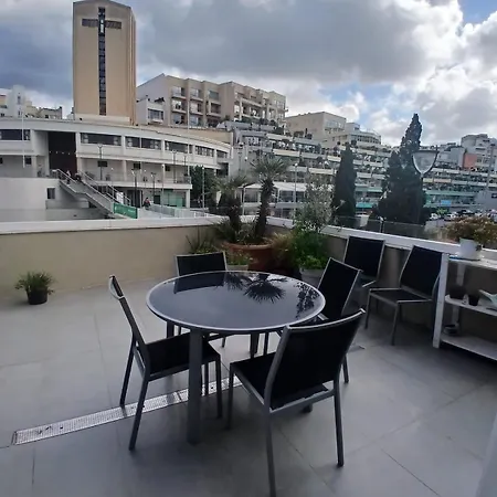 Apartment Sea View With Jacuzzi In Paceville!