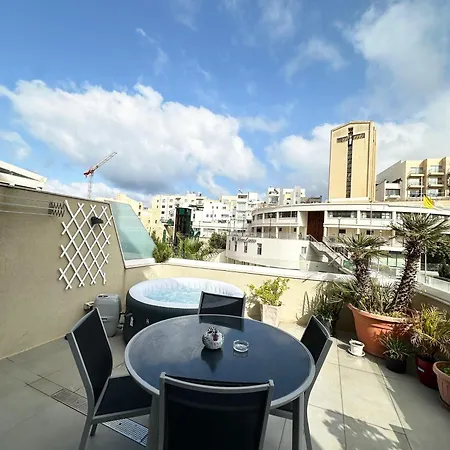 Sea View With Jacuzzi In Paceville!
