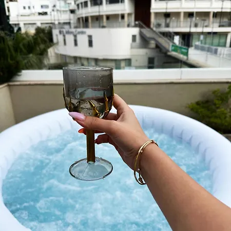 Sea View With Jacuzzi In Paceville! Apartamento San Julián