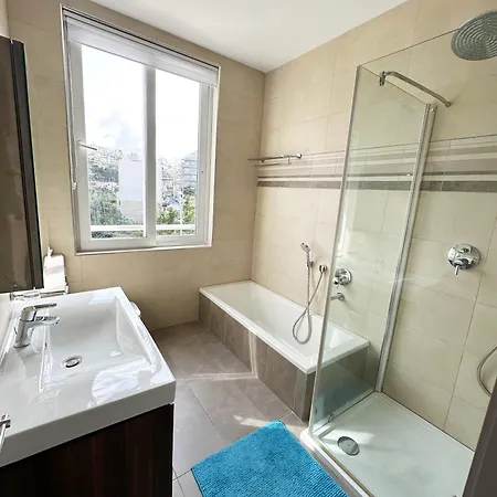 Sea View With Jacuzzi In Paceville! * San Ġiljan